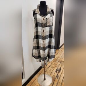 Black and White Plaid Button-Up Shirt